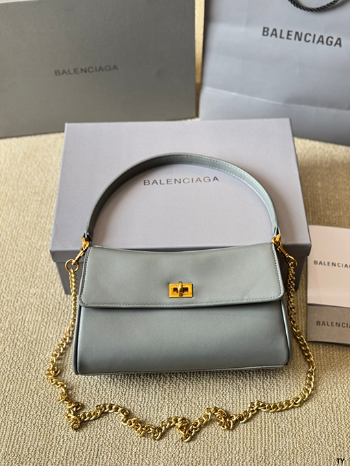 バレンシアガBalenciaga share 新しいRodeoNanoショルダーバッグ