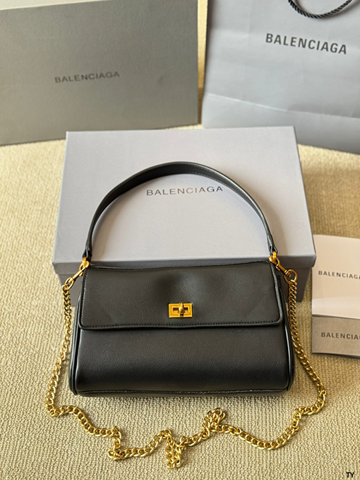 バレンシアガBalenciaga share 新しいRodeoNanoショルダーバッグ