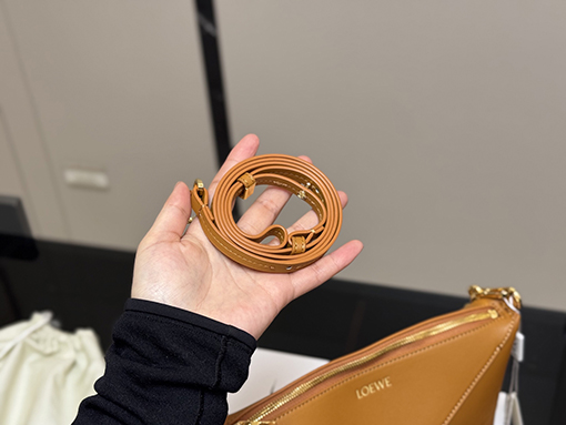 ロエベレディースhoboショルダーバッグ