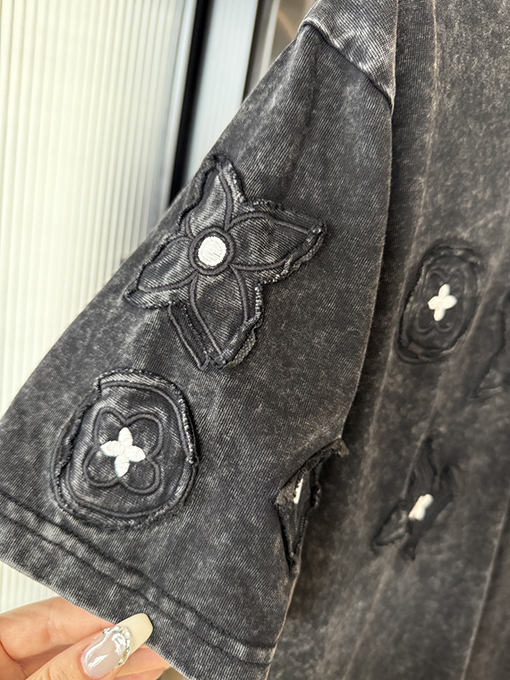 ルイヴィトンロゴパッチ刺繍半袖シャツ