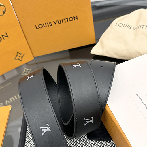 ルイヴィトン LV Initiales Blason 両面ベルト