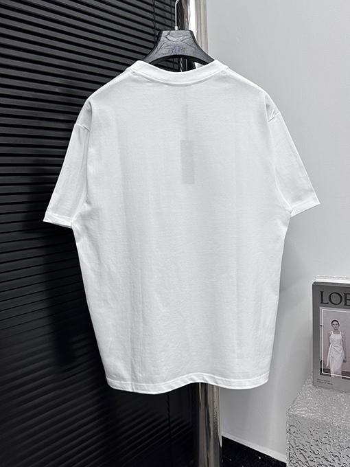 フェンディ25ss立体プレスラウンドネックTシャツ