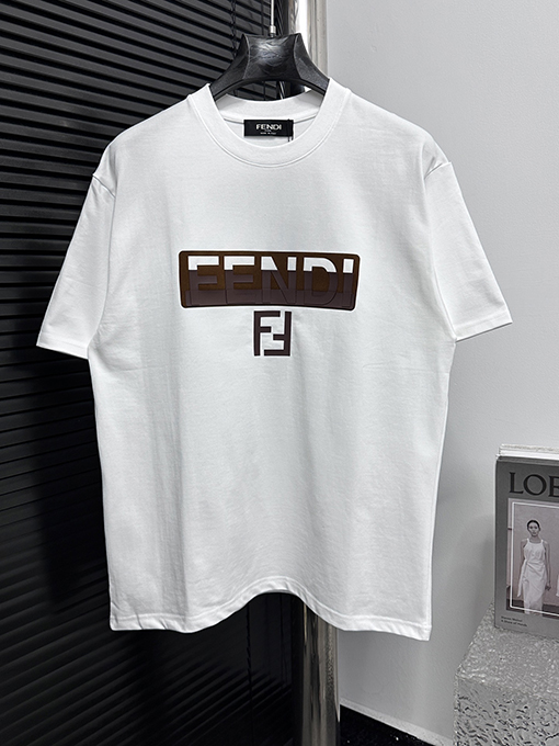 フェンディ25ss立体プレスラウンドネックTシャツ