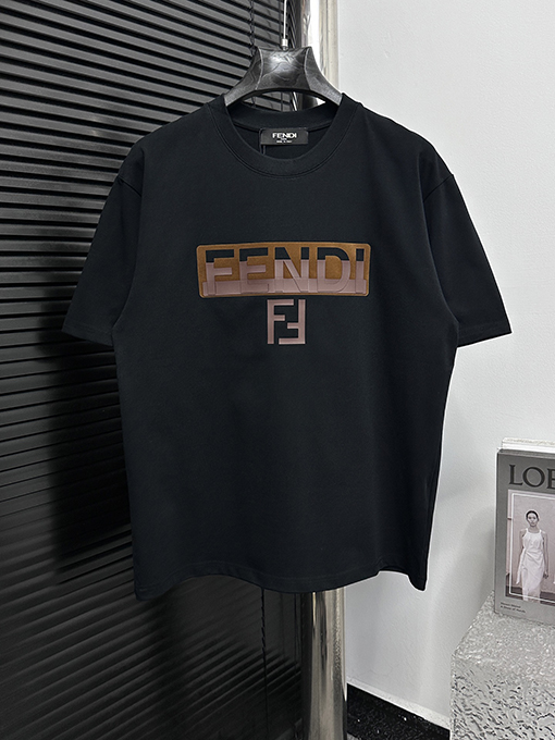 フェンディ25ss立体プレスラウンドネックTシャツ