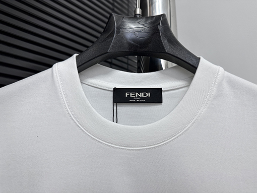 フェンディ25ssコットンプレスラウンドネックTシャツ