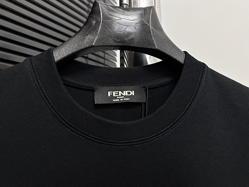 フェンディ25ssコットンプレスラウンドネックTシャツ
