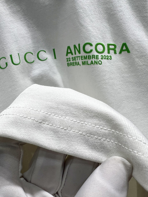グッチスーパーコピー新しいプリントロゴ半袖Tシャツ