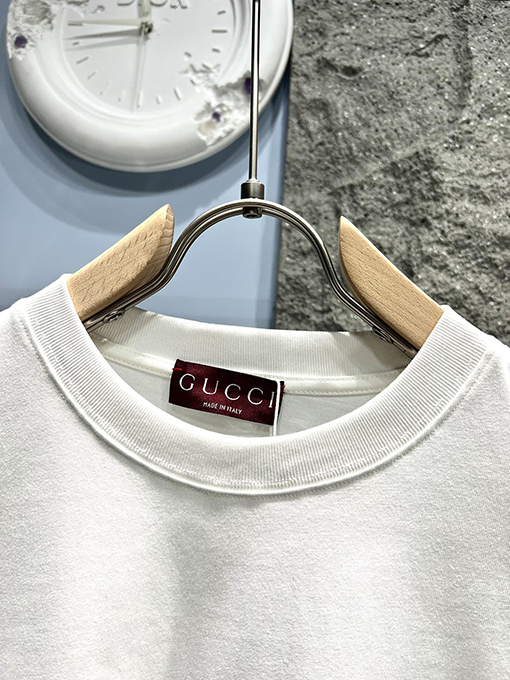 グッチプリントサイン入り半袖Tシャツ