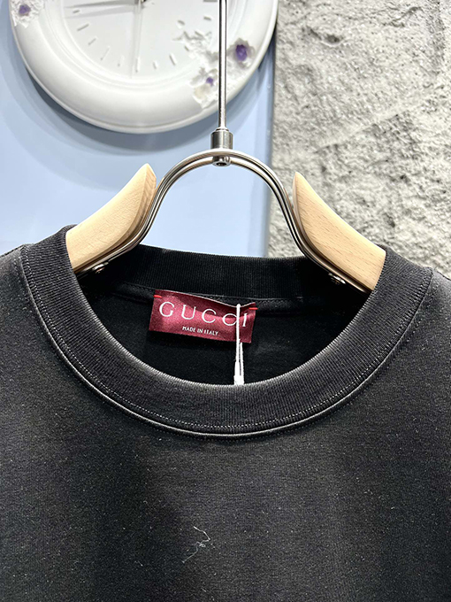 グッチプリントサイン入り半袖Tシャツ