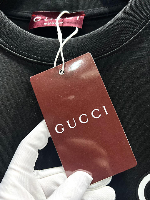 グッチプリントサイン入り半袖Tシャツ