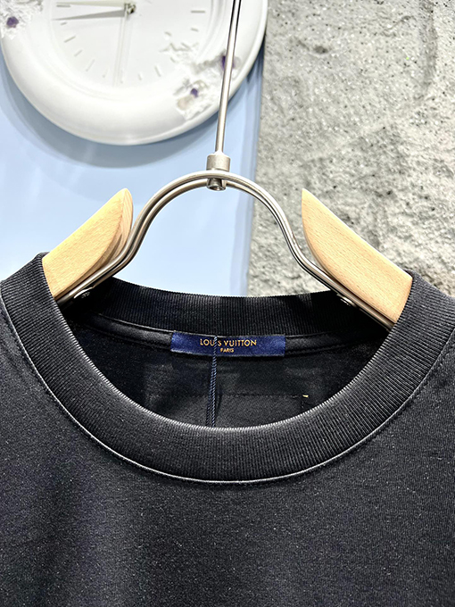 ルイヴィトンコピーロゴ刺繍半袖Tシャツ