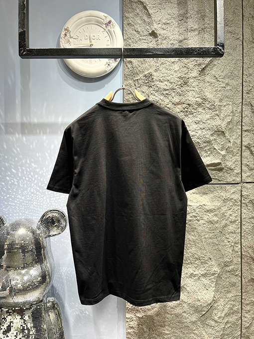 グッチ新しいカレッジプリントロゴTシャツ