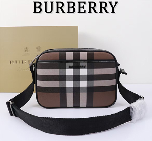 バーバリーBurberry ロゴショルダーバッグ