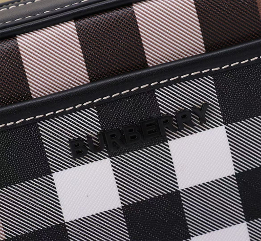 バーバリーBurberry ロゴショルダーバッグ
