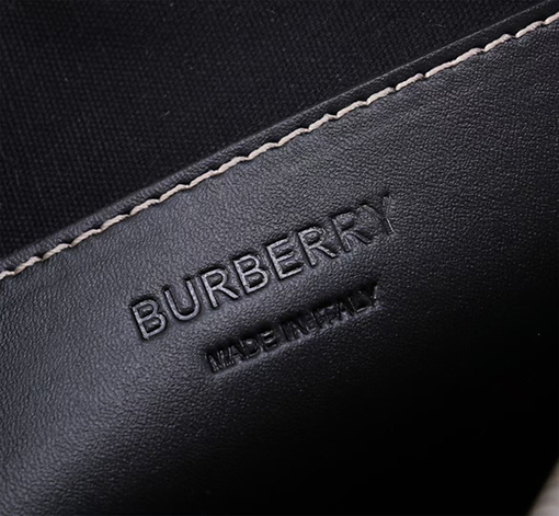 バーバリーBurberry ロゴショルダーバッグ