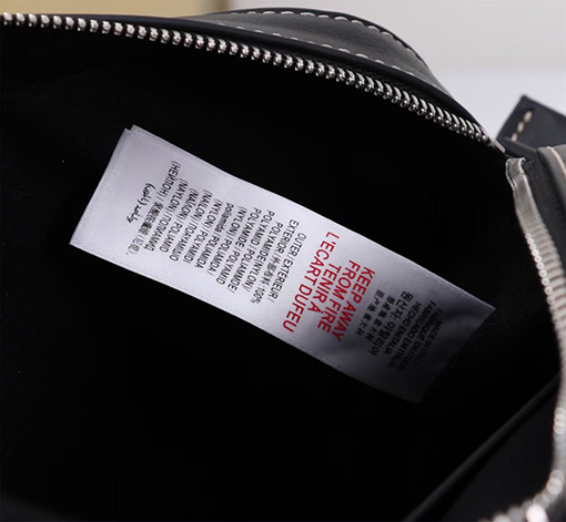 バーバリーBurberry ロゴショルダーバッグ