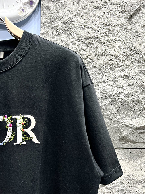 ディオール刺繍花柄半袖Tシャツ