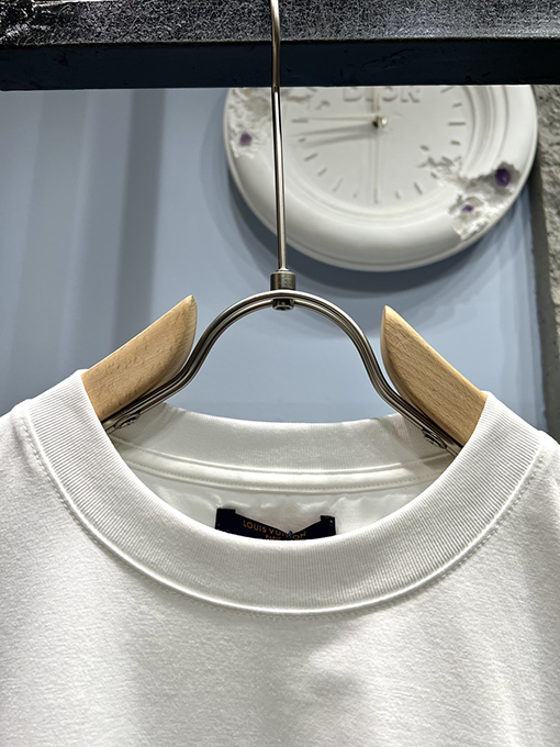 ルイヴィトン新しいプリントロゴ半袖Tシャツ