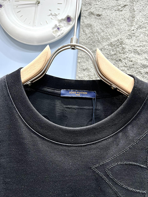 ルイヴィトンMONOGRAM刺繍カットTシャツ