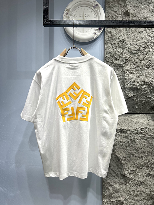 フェンディレザーロゴ入り半袖Tシャツ