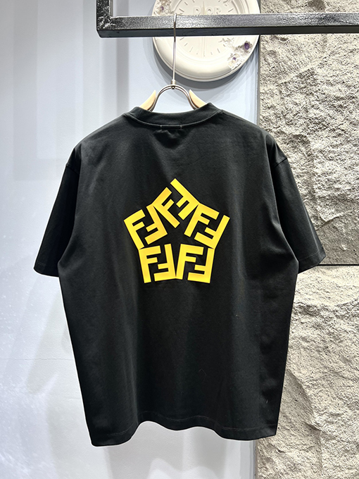 フェンディレザーロゴ入り半袖Tシャツ