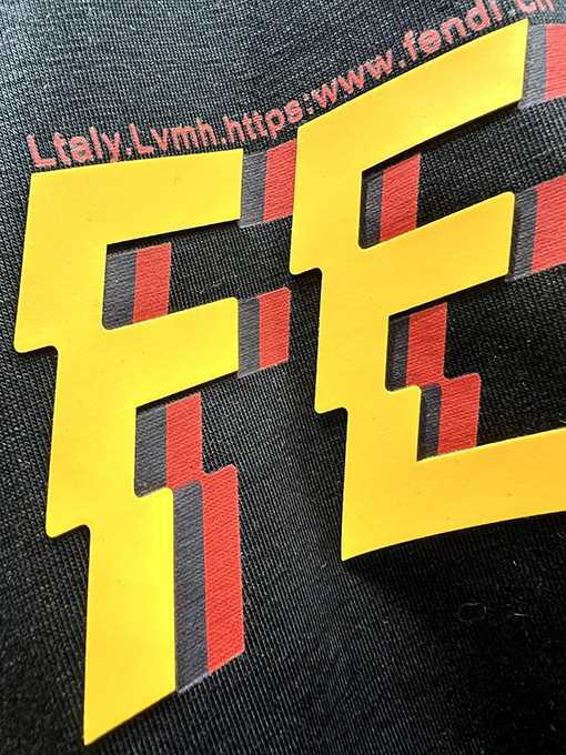 フェンディレザーロゴ入り半袖Tシャツ