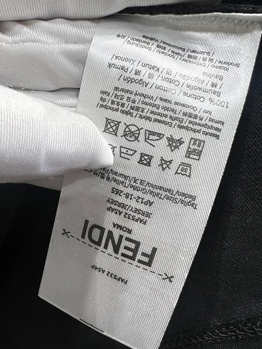 フェンディレザーロゴ入り半袖Tシャツ