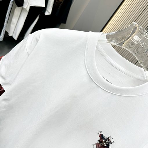 クロムハーツ新しいラウンドネックTシャツ