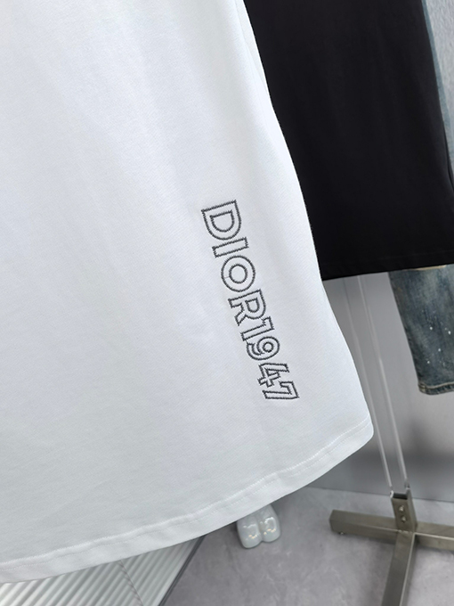 ディオールスーパーコピー新しい半袖Tシャツ