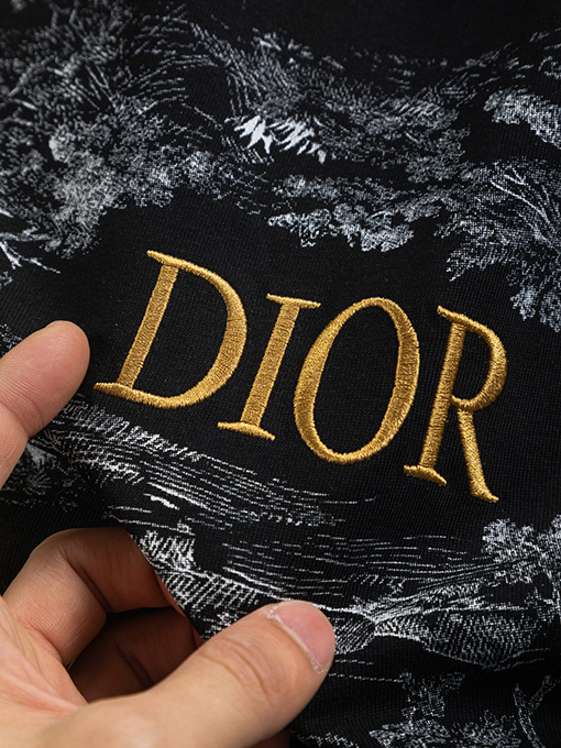 ディオールコピー25ss胸の花のアルファベットロゴ半袖Tシャツ