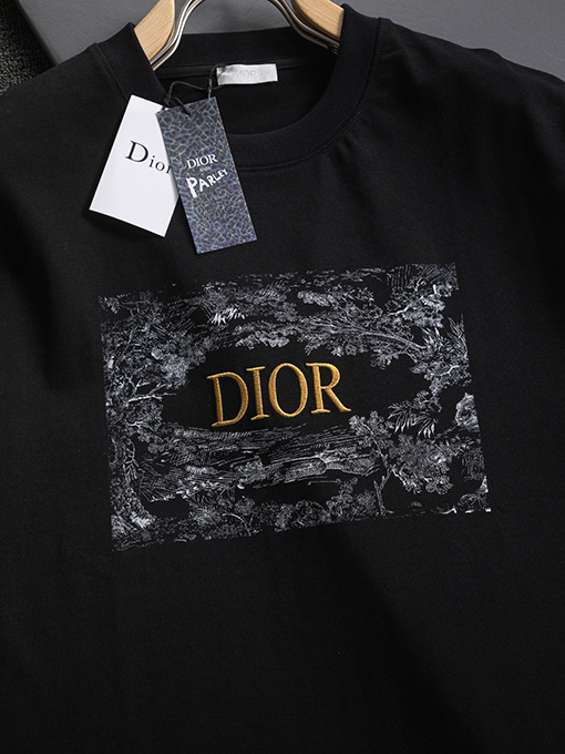 ディオールコピー25ss胸の花のアルファベットロゴ半袖Tシャツ