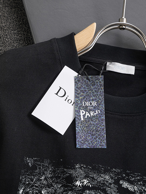 ディオールコピー25ss胸の花のアルファベットロゴ半袖Tシャツ