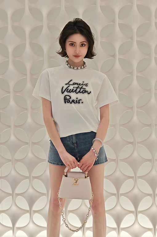 ルイヴィトンネオンロゴ半袖Tシャツ