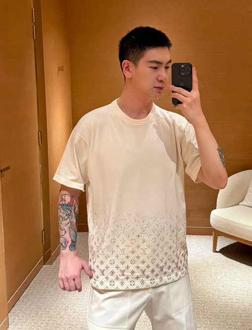 ルイヴィトンスーパーコピーグラデーションダイヤモンドニット半袖Tシャツ