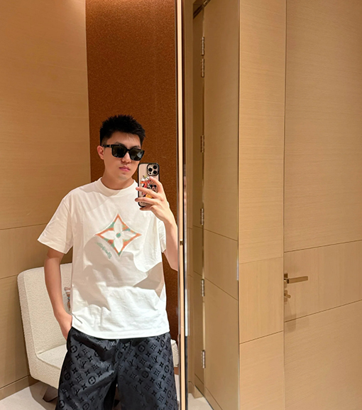 ルイヴィトングラデーションフラワー半袖Tシャツ