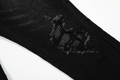 アミリ刺繍ステッカーレザー穴文字スキニージーンズ