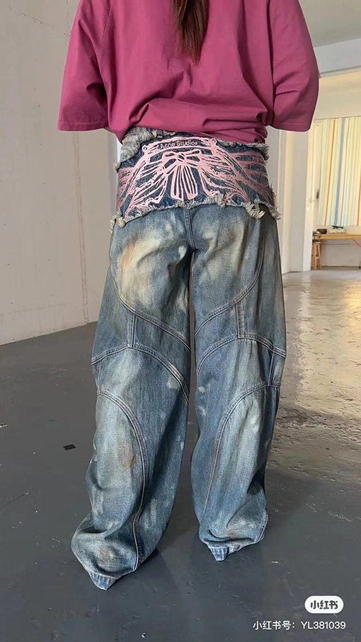 アクネストゥディオズスパンコール刺繍バタフライグラフィティデニムパンツ