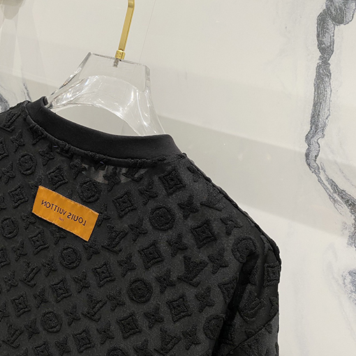 ルイヴィトンロゴダークジャカードロゴ半袖Tシャツ