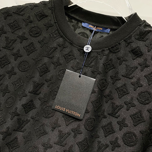 ルイヴィトンロゴダークジャカードロゴ半袖Tシャツ