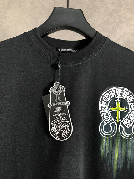 クロムハーツコピー落書きサンスクリットクルーネック半袖Tシャツ