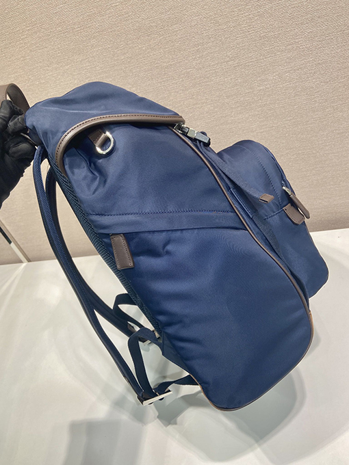 プラダ新しいリュックサック