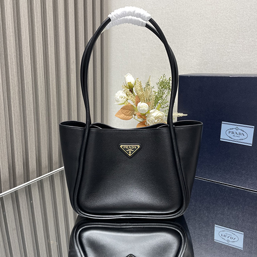プラダ新しいリュックサック