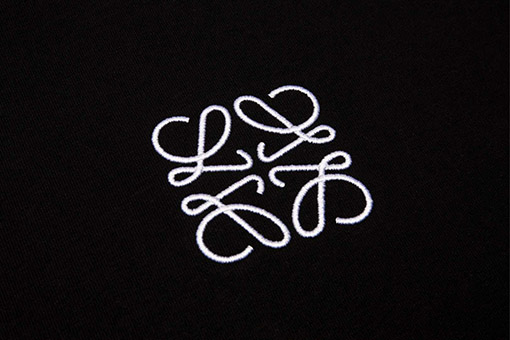 ロエベコピー 新しいシリーズ胸の刺繍ロゴ半袖Tシャツ