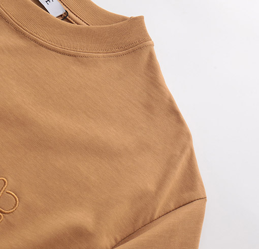 ロエベスーパーコピークラシックな胸の刺繍tシャツ