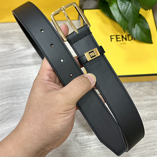 フェンディ35 mm幅の両面トップレザーベルト