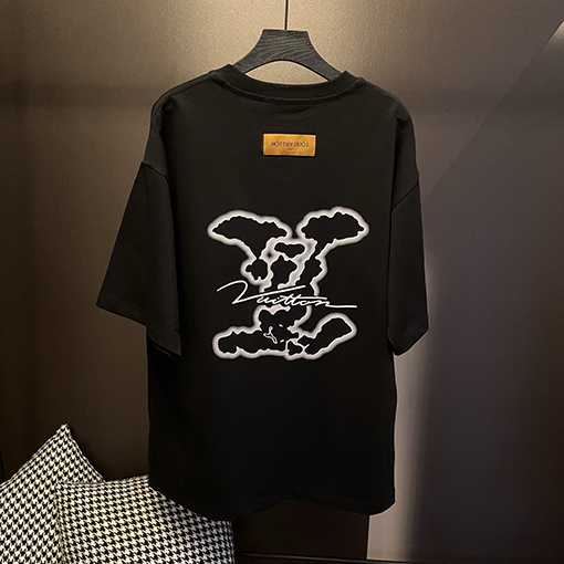 ルイヴィトン新しい雲のインクジェット大きなロゴTシャツ