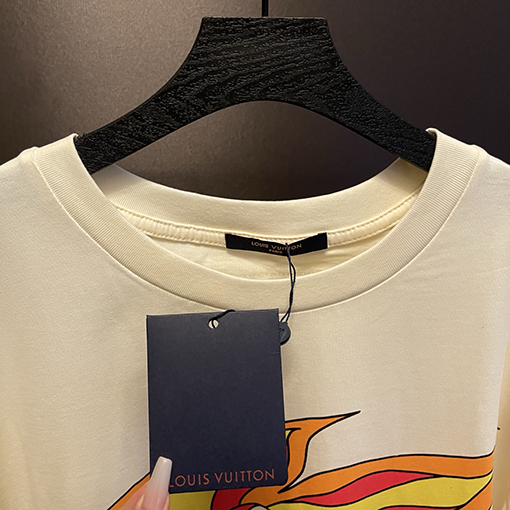 ルイヴィトン炎プリントTシャツ