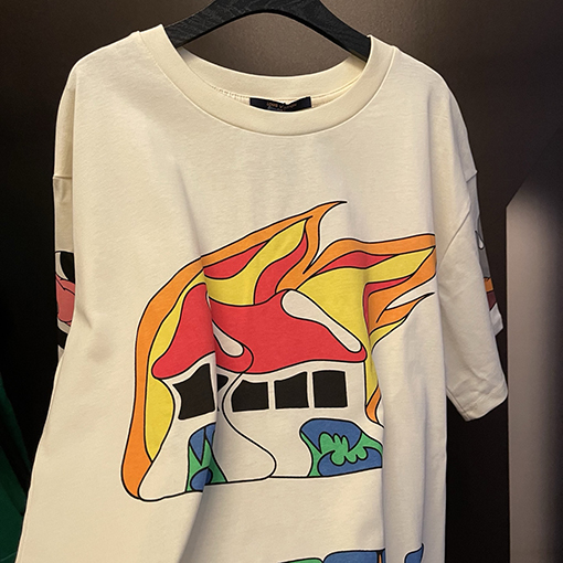 ルイヴィトン炎プリントTシャツ