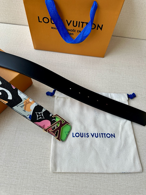 ルイヴィトンスーパーコピーLV Initiales 両面ベルト
