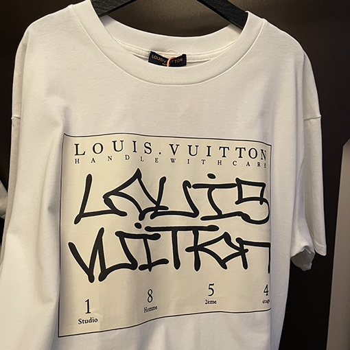 ルイヴィトンスーパーコピーオラクルアルファベットクルーネック半袖Tシャツ